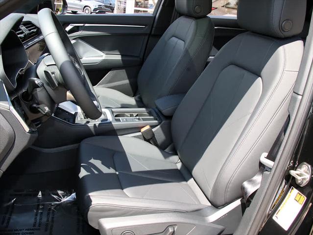 2025 AUDI Q3 - Image 11