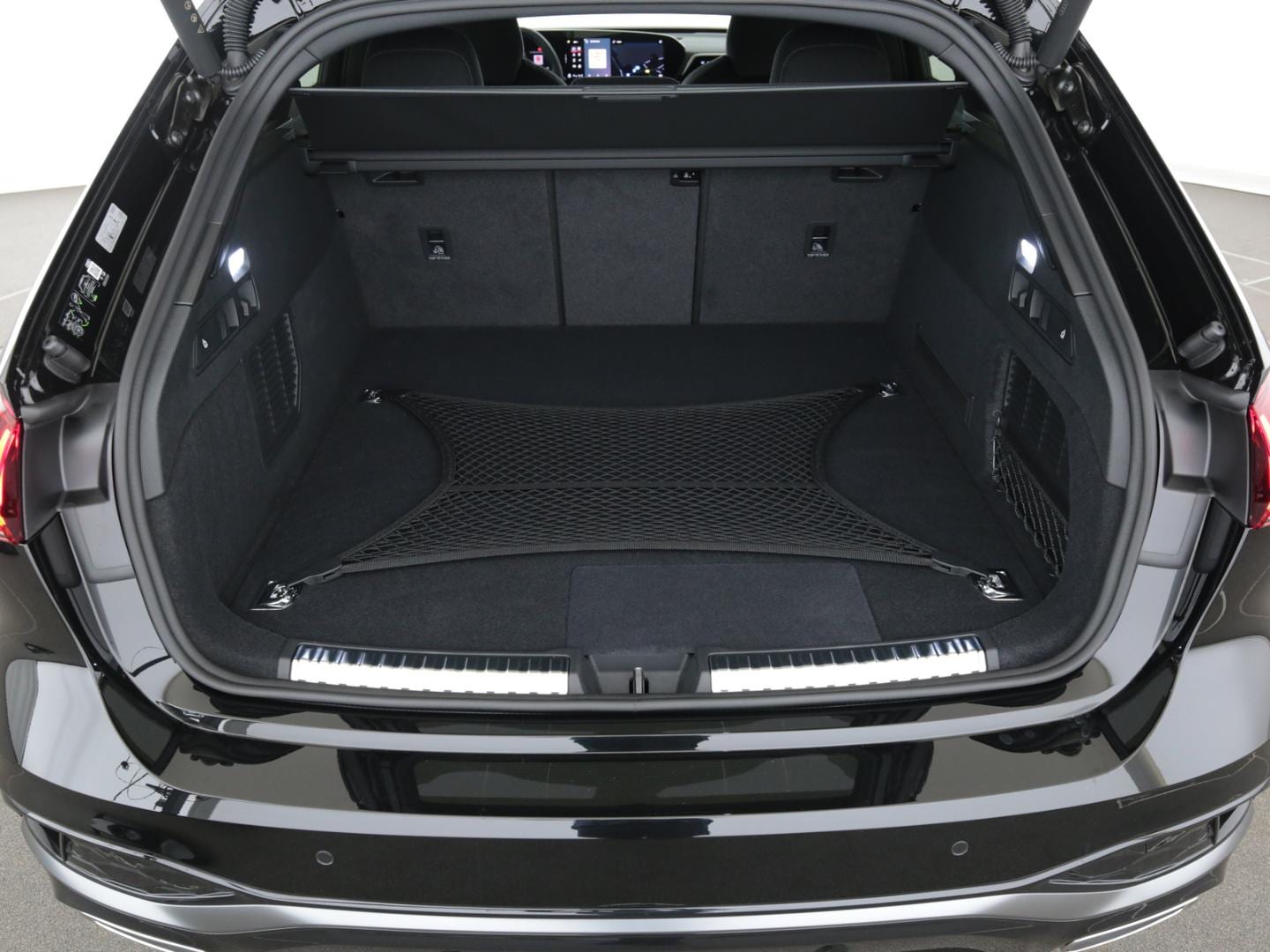Bild über Audi A5 Avant e-hybrid e-hybrid quattro 220 kW S tronic - für weitere Informationen kontaktieren Sie den Audi Partner