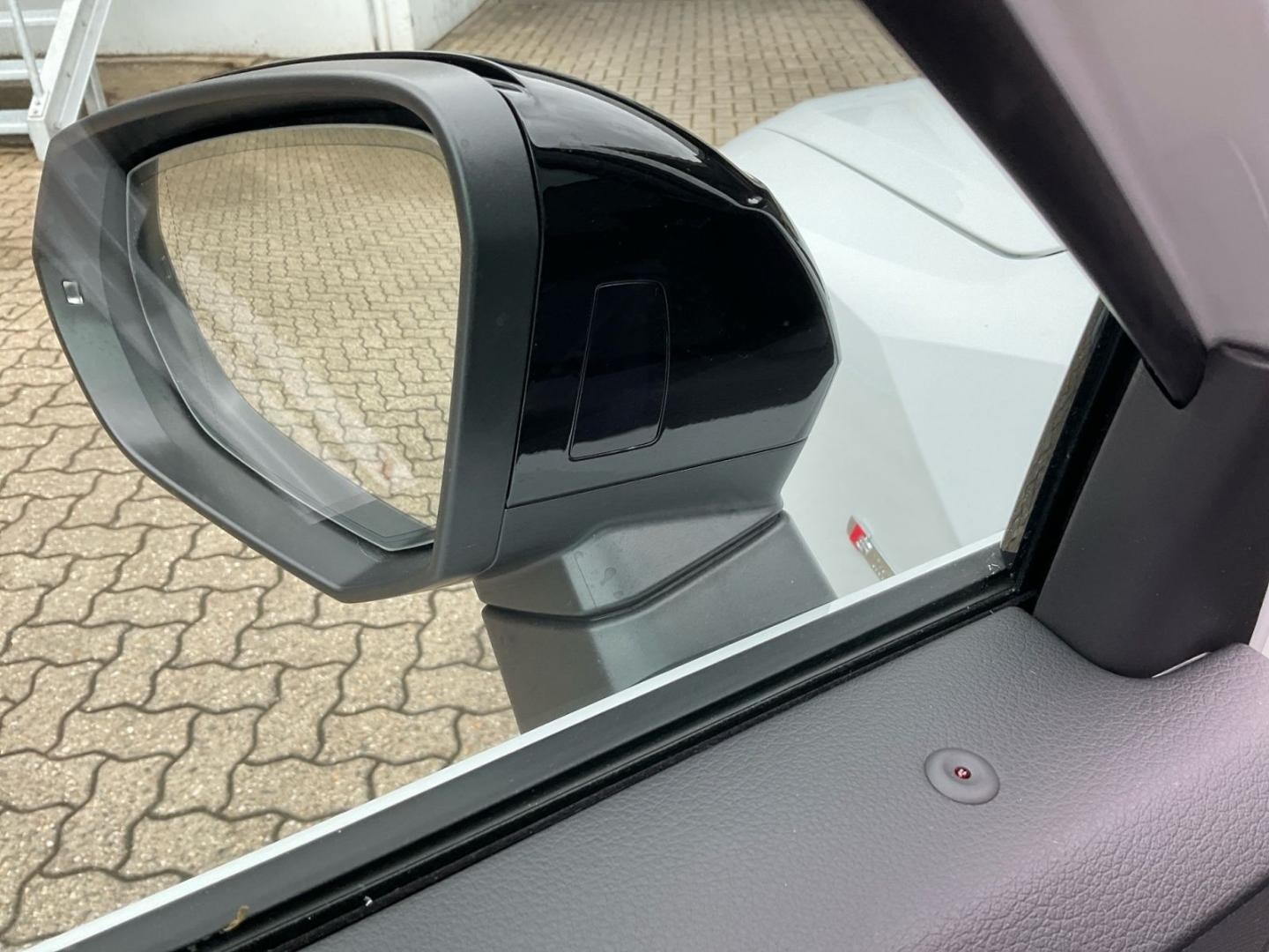 Bild über Audi Q2 S line 35 TFSI S tronic - für weitere Informationen kontaktieren Sie den Audi Partner