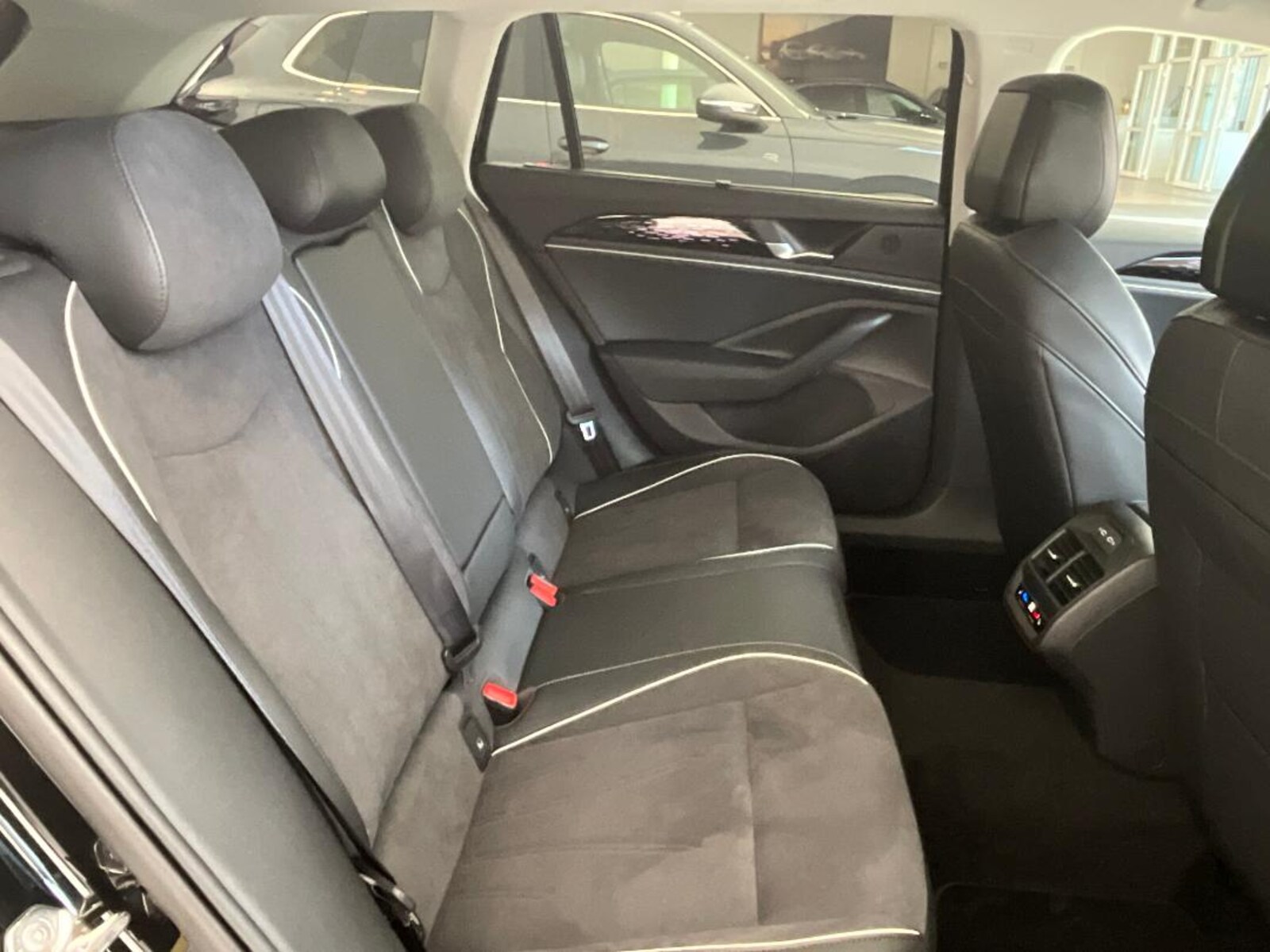 Volkswagen Passat – Bild 9