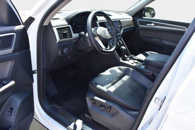 2022 Volkswagen Atlas SE w/Tech - Photo 13