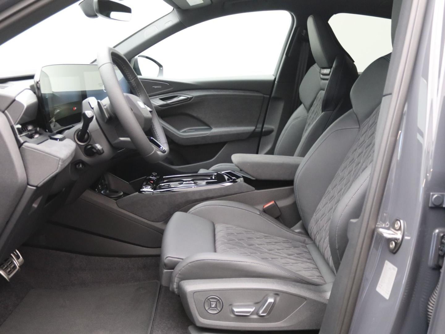 Bild über Audi Q6 Sportback e-tron S line business e-tron quattro 315 kW - für weitere Informationen kontaktieren Sie den Audi Partner