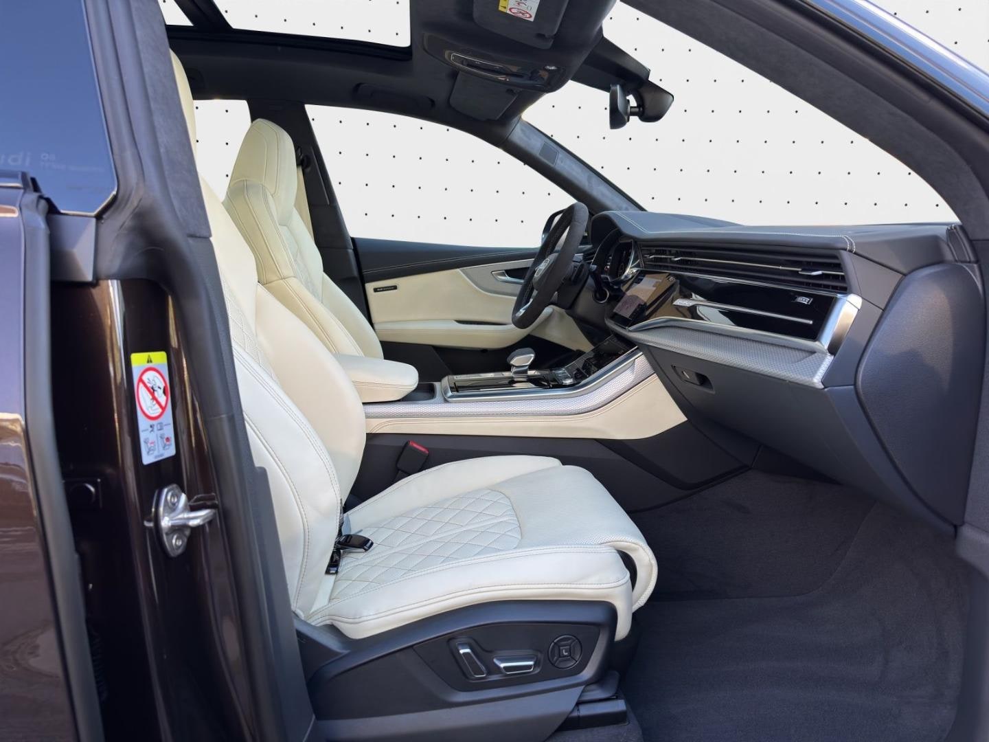 Bild über Audi Q8 SUV TFSI e S line business TFSI e quattro 360 kW tiptronic - für weitere Informationen kontaktieren Sie den Audi Partner