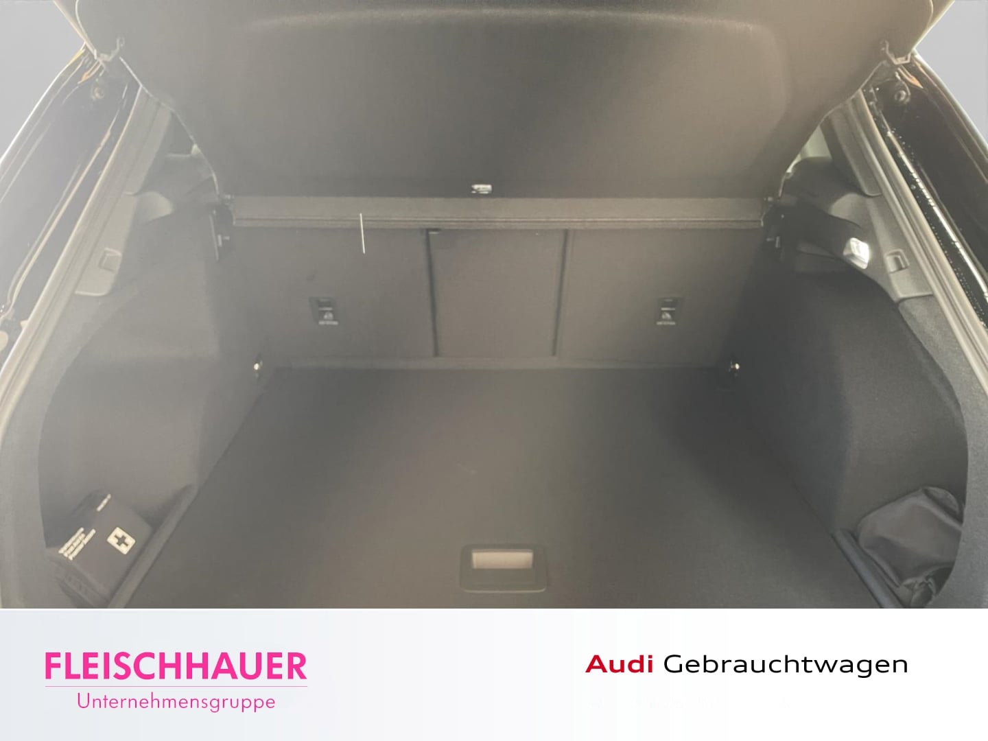 Bild über Audi Q3 SUV TFSI 110 kW S tronic - für weitere Informationen kontaktieren Sie den Audi Partner