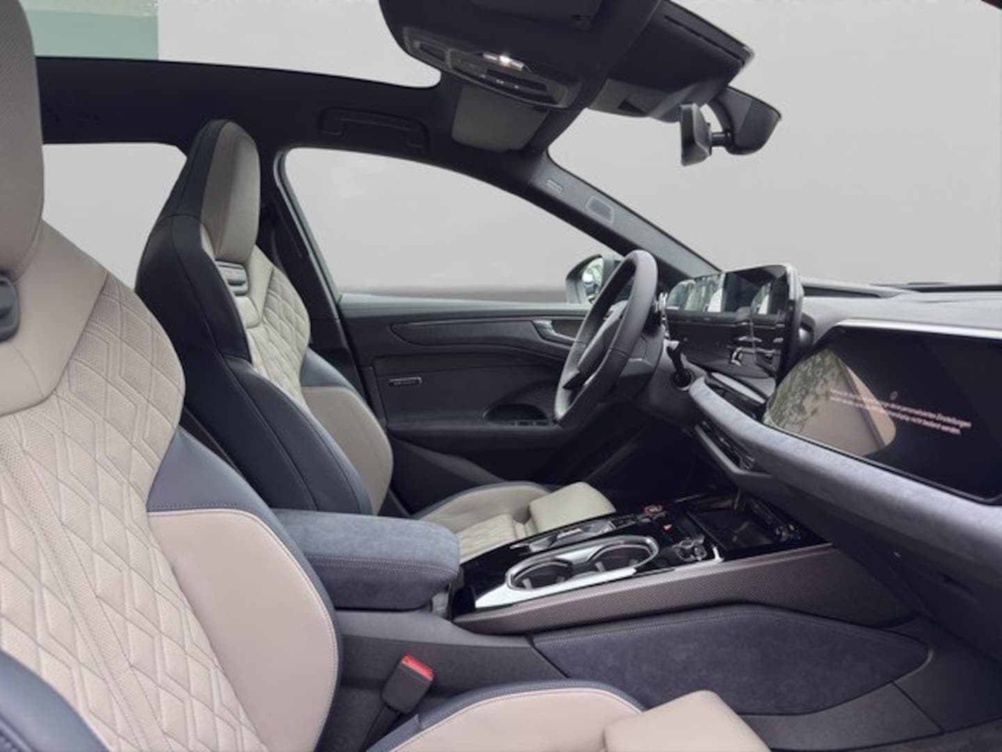 Bild über Audi A6 Avant TFSI quattro 270 kW S tronic - für weitere Informationen kontaktieren Sie den Audi Partner