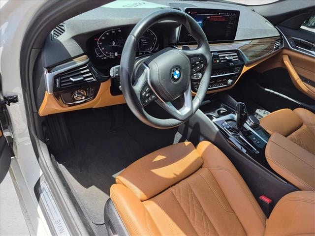 2023 BMW 530