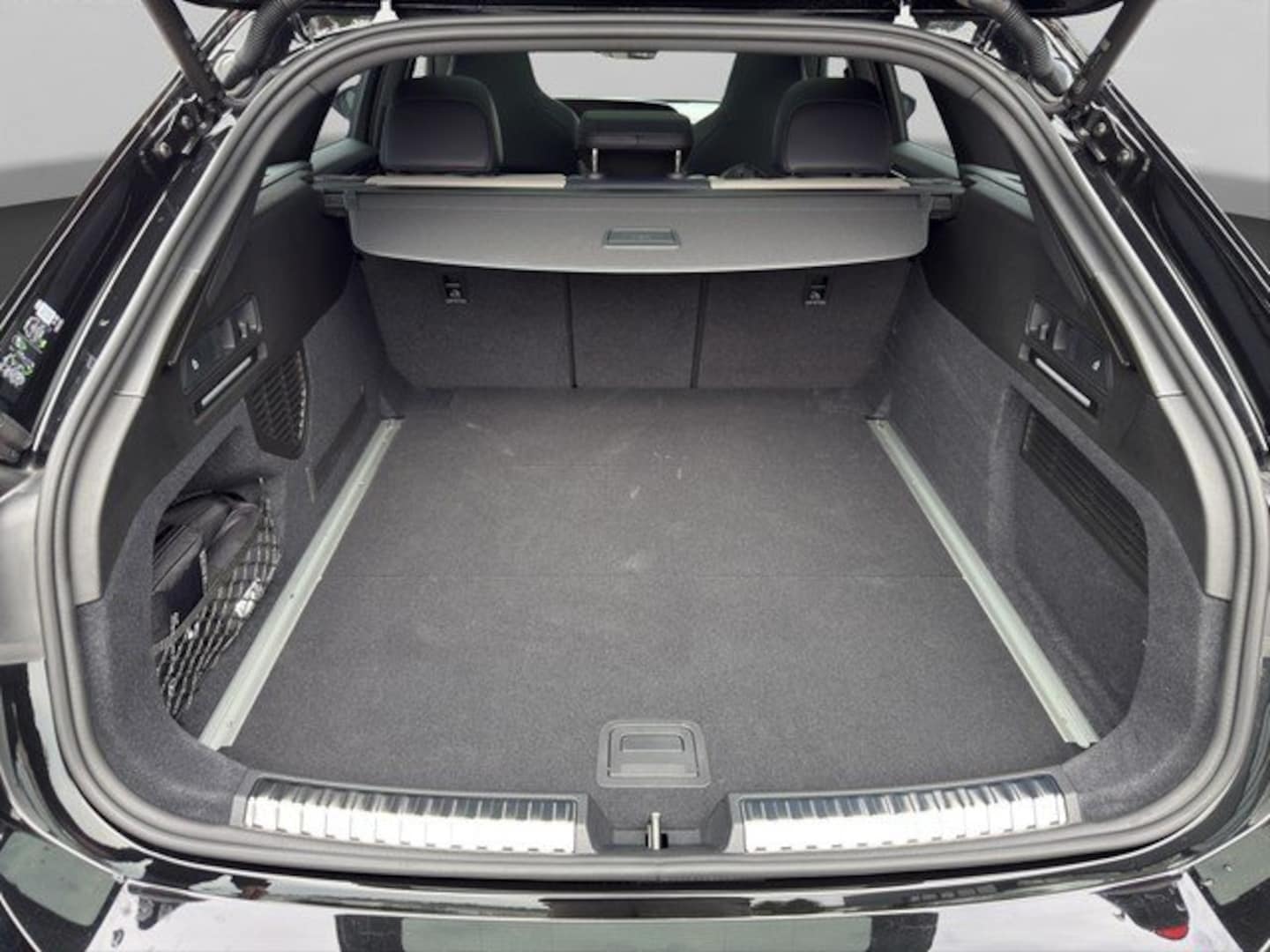 Bild über Audi A6 Avant TFSI quattro 270 kW S tronic - für weitere Informationen kontaktieren Sie den Audi Partner