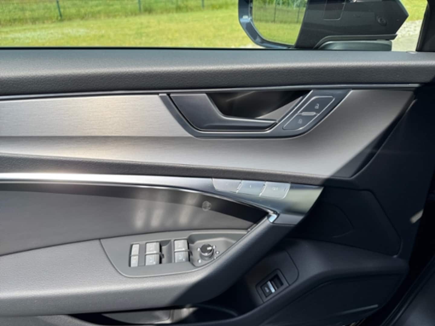 Bild über Audi S6 Avant TDI quattro tiptronic - für weitere Informationen kontaktieren Sie den Audi Partner