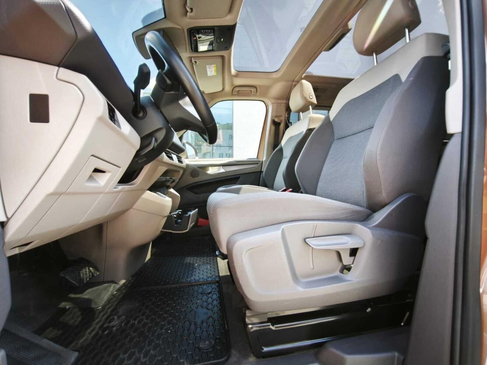 Volkswagen Multivan Model bazowy