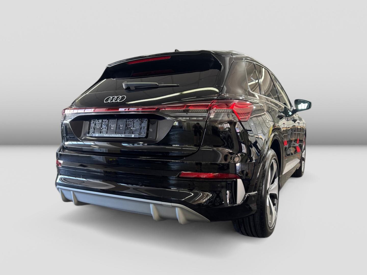 Bild über Audi Q4 SUV e-tron e-tron performance 210 kW - für weitere Informationen kontaktieren Sie den Audi Partner