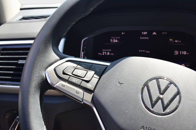 2022 Volkswagen Atlas SE w/Tech - Photo 19