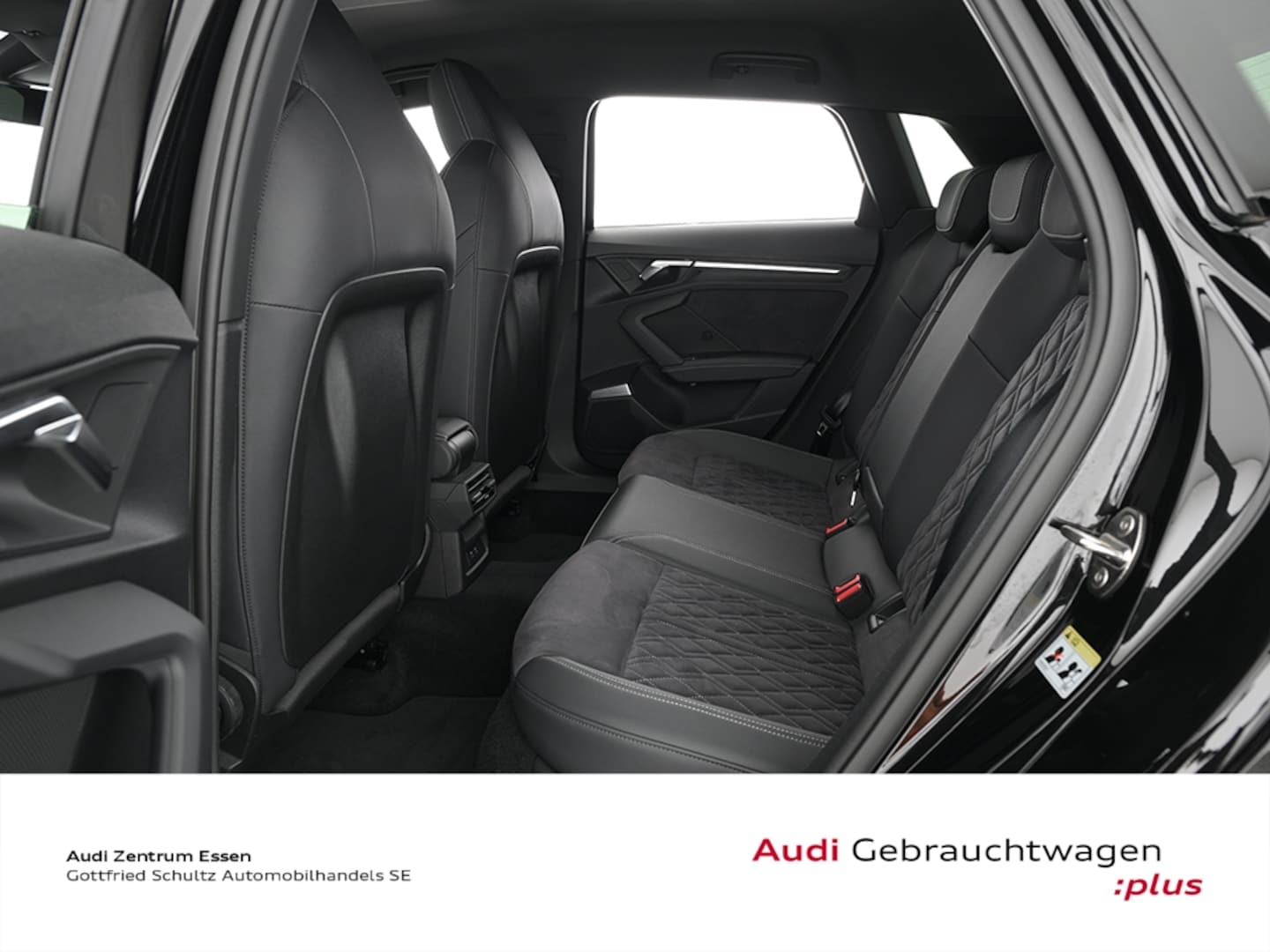 Bild über Audi A3 Sportback S line 35 TFSI S tronic - für weitere Informationen kontaktieren Sie den Audi Partner