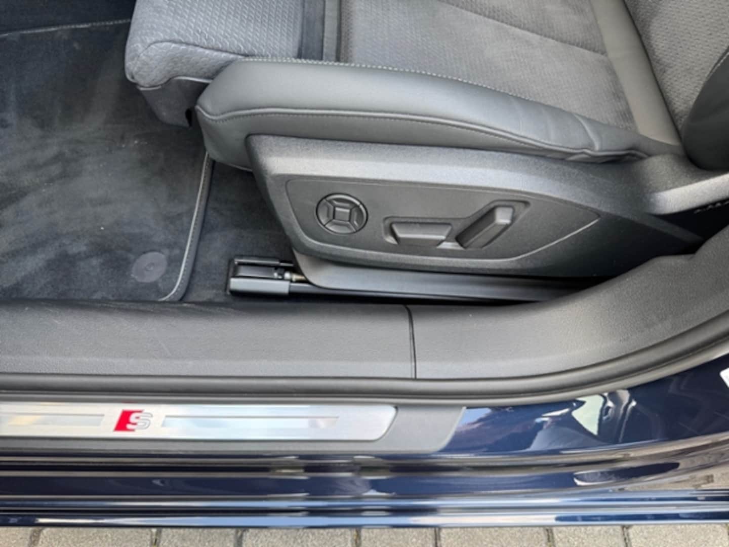 Bild über Audi S6 Avant TDI quattro tiptronic - für weitere Informationen kontaktieren Sie den Audi Partner