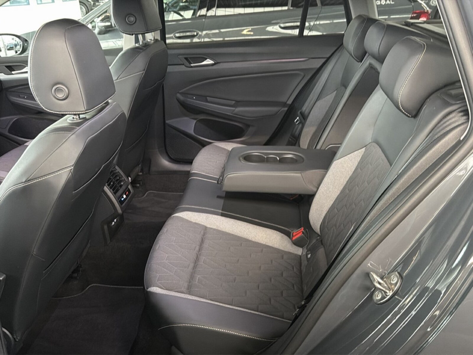 Volkswagen Golf Variant – Bild 9