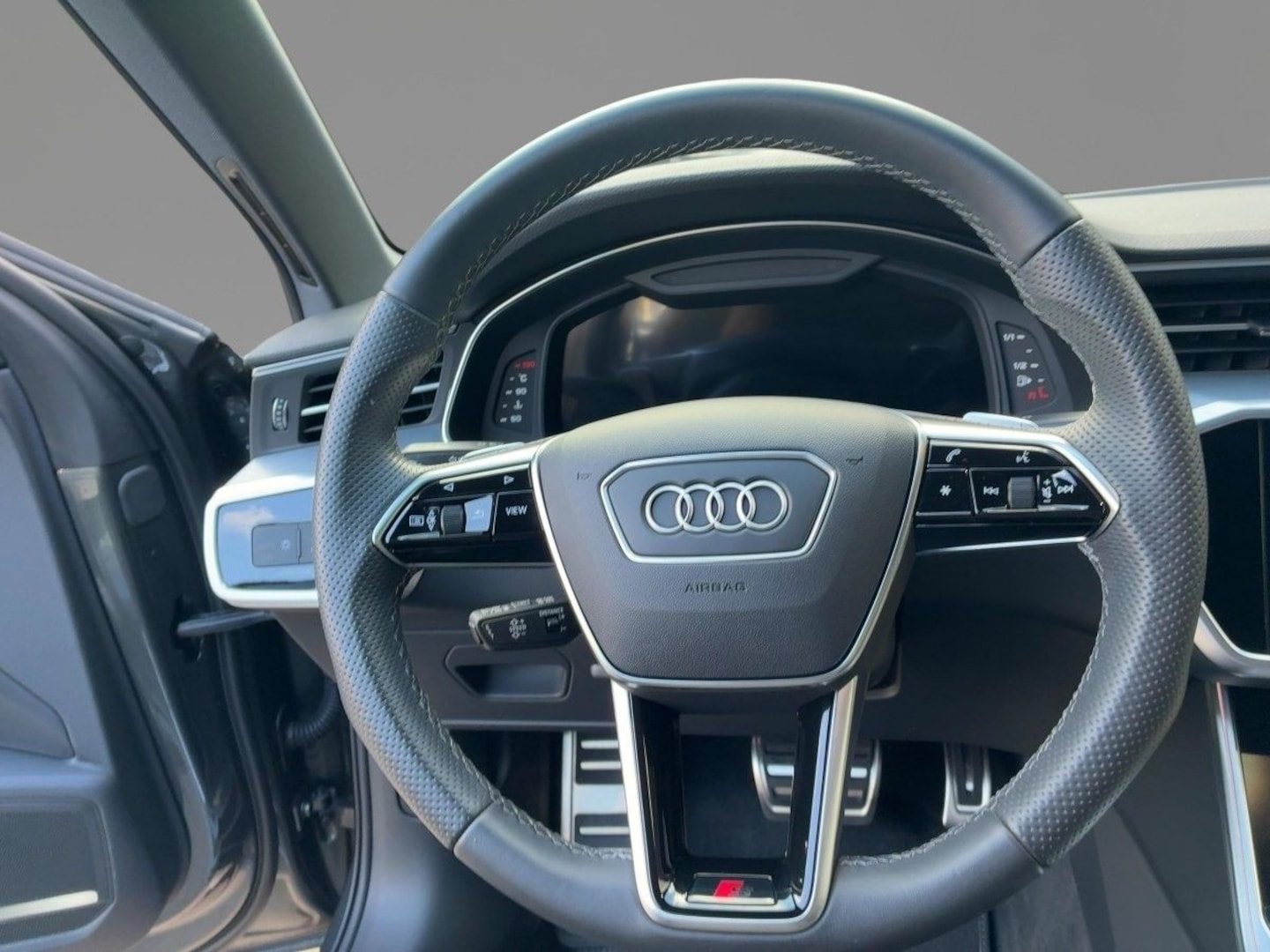 Bild über Audi S6 Avant TDI quattro tiptronic - für weitere Informationen kontaktieren Sie den Audi Partner