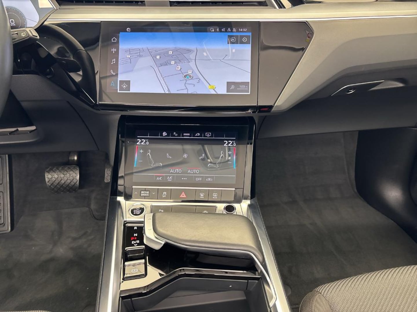Bild über Audi e-tron 55 quattro - für weitere Informationen kontaktieren Sie den Audi Partner