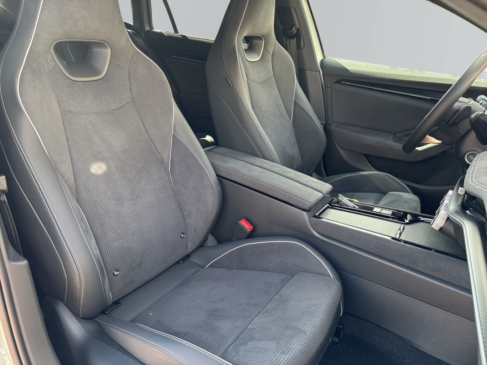 Škoda Superb Combi – Bild 8