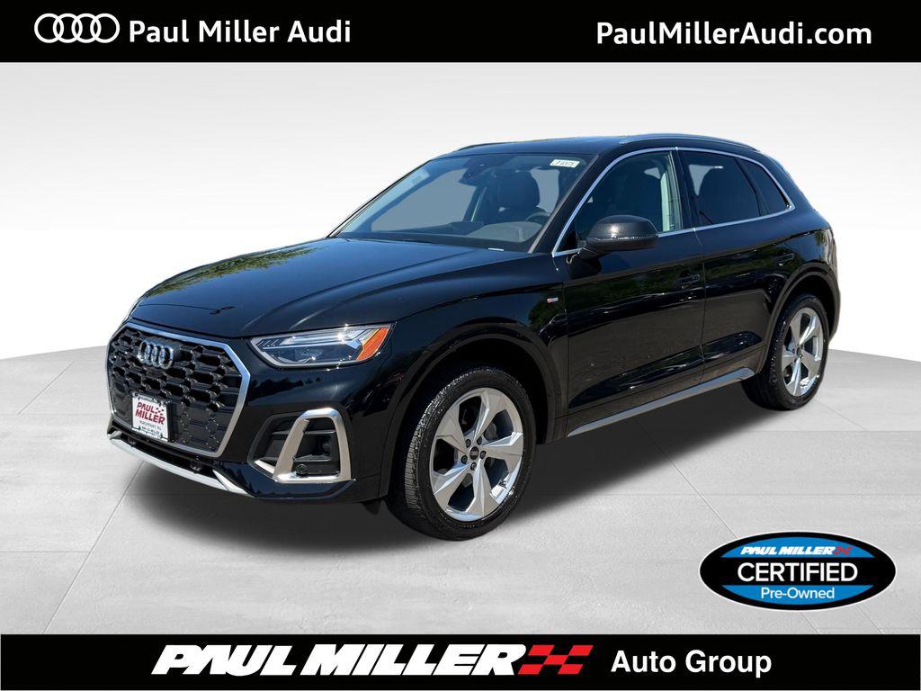 2023 Audi Q5 45 Premium Plus's photo