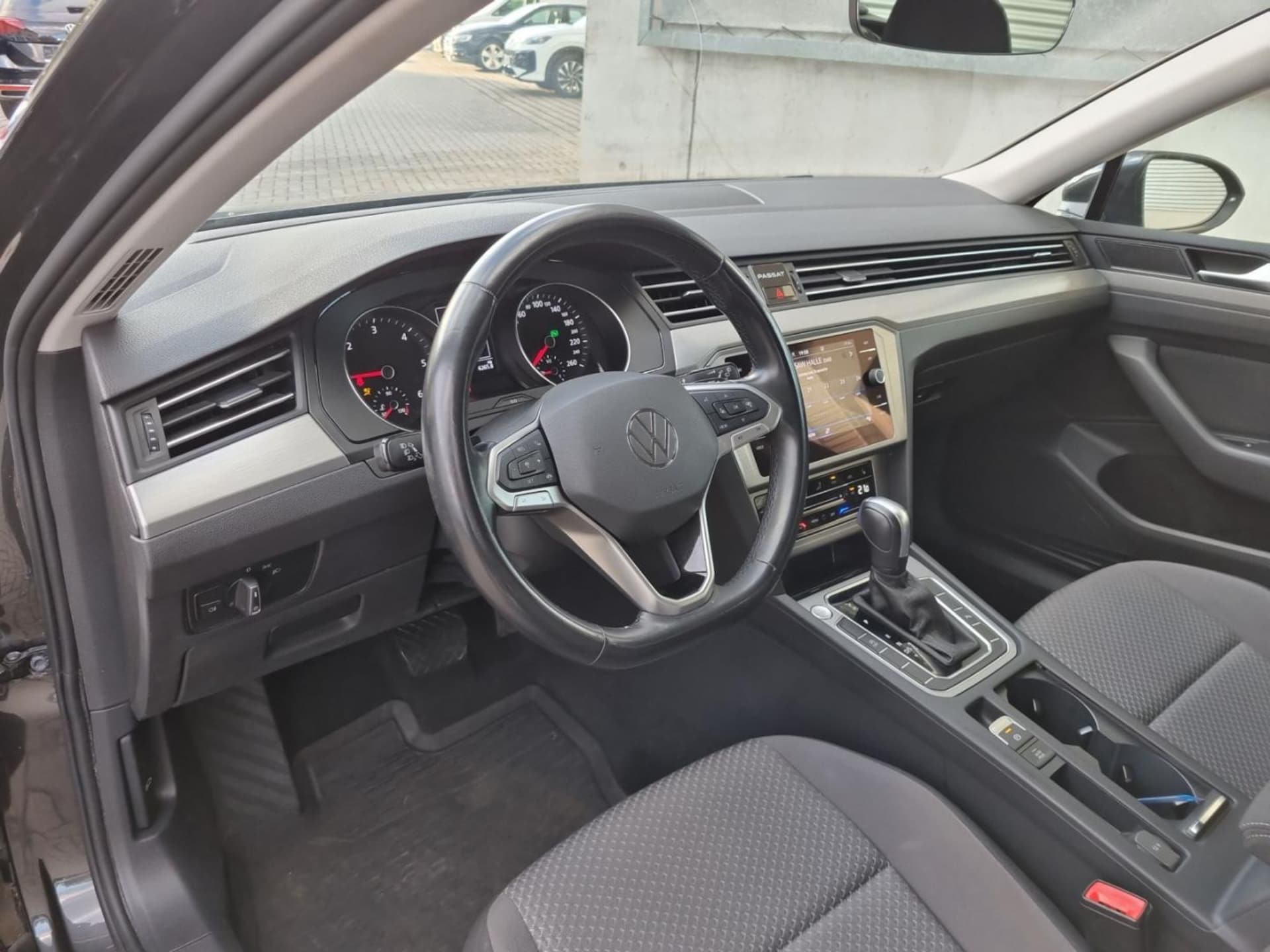 Volkswagen Passat Variant Basis-Modell