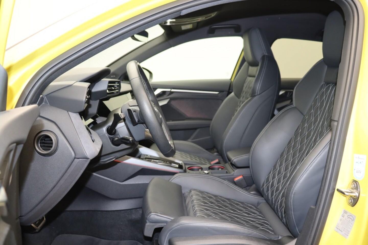 Bild über Audi A3 allstreet 35 TFSI S tronic - für weitere Informationen kontaktieren Sie den Audi Partner