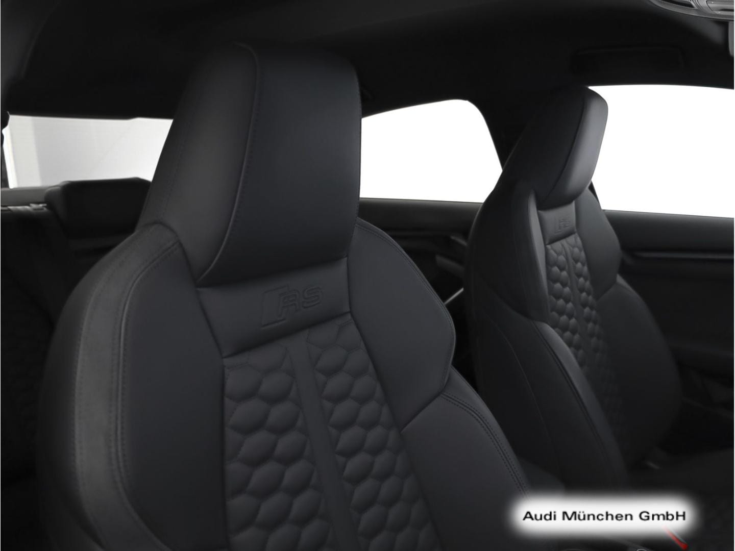 Bild über Audi RS 3 Limousine TFSI quattro 294 kW S tronic - für weitere Informationen kontaktieren Sie den Audi Partner
