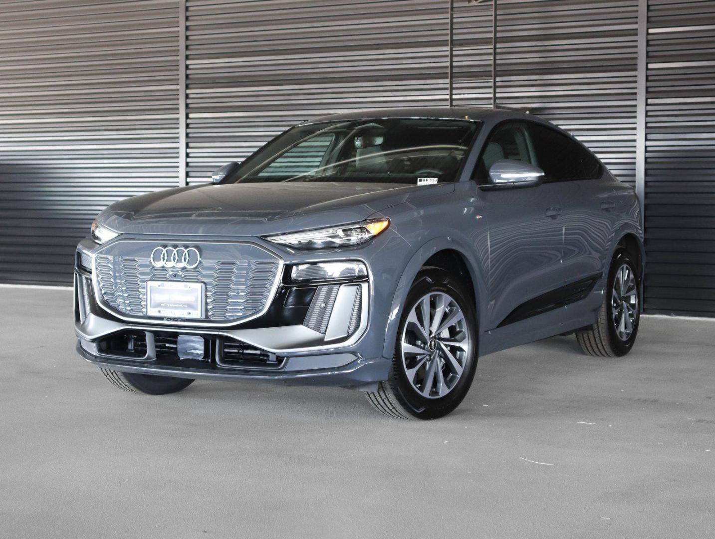 2027 Audi Q6 Sportback e-tron Premium quattro's photo