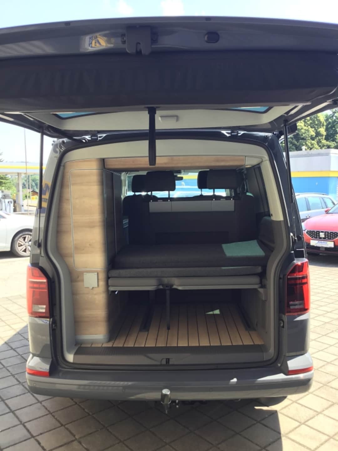Volkswagen T6.1 California Ocean