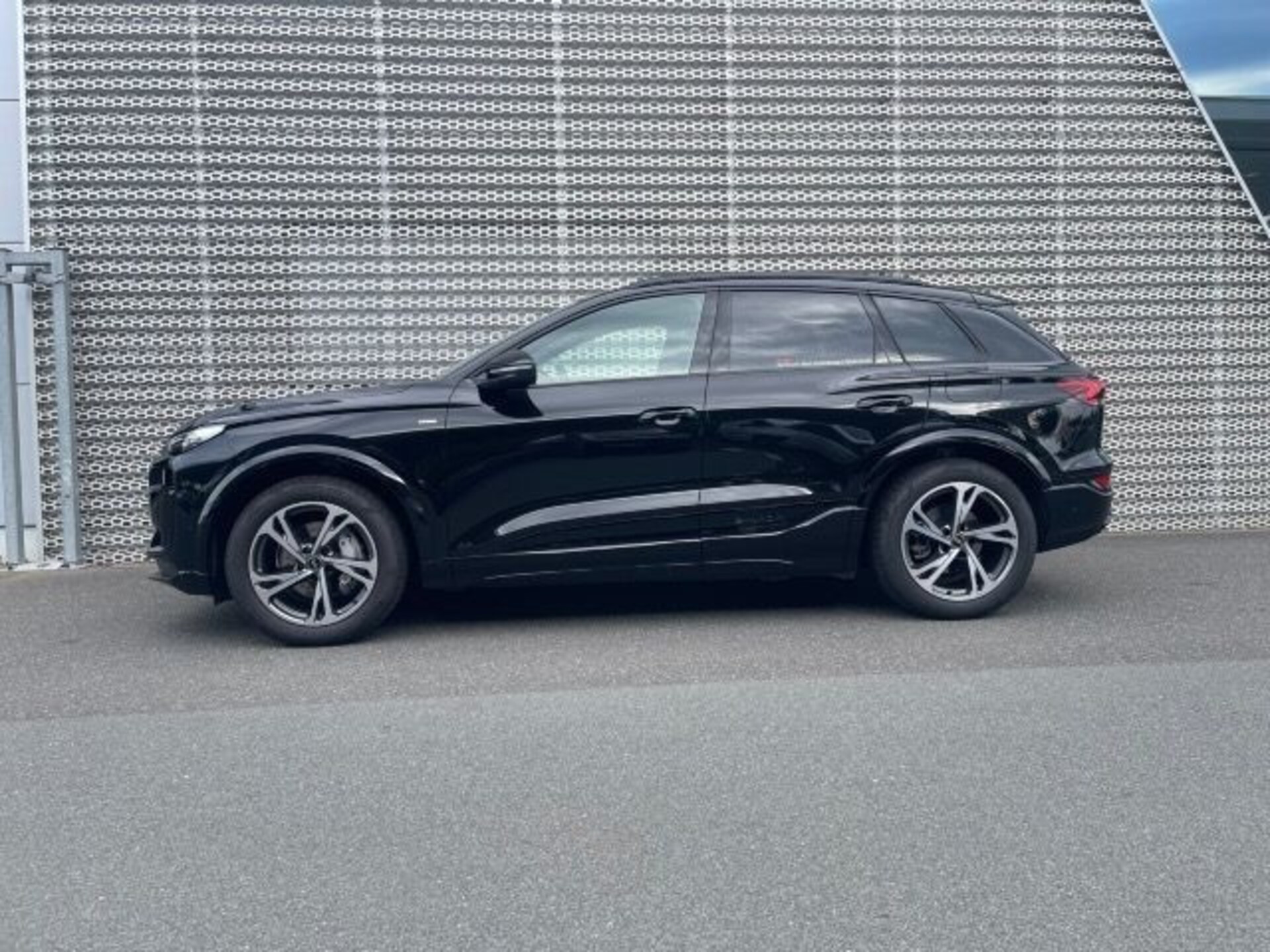 Audi Q6 SUV e-tron