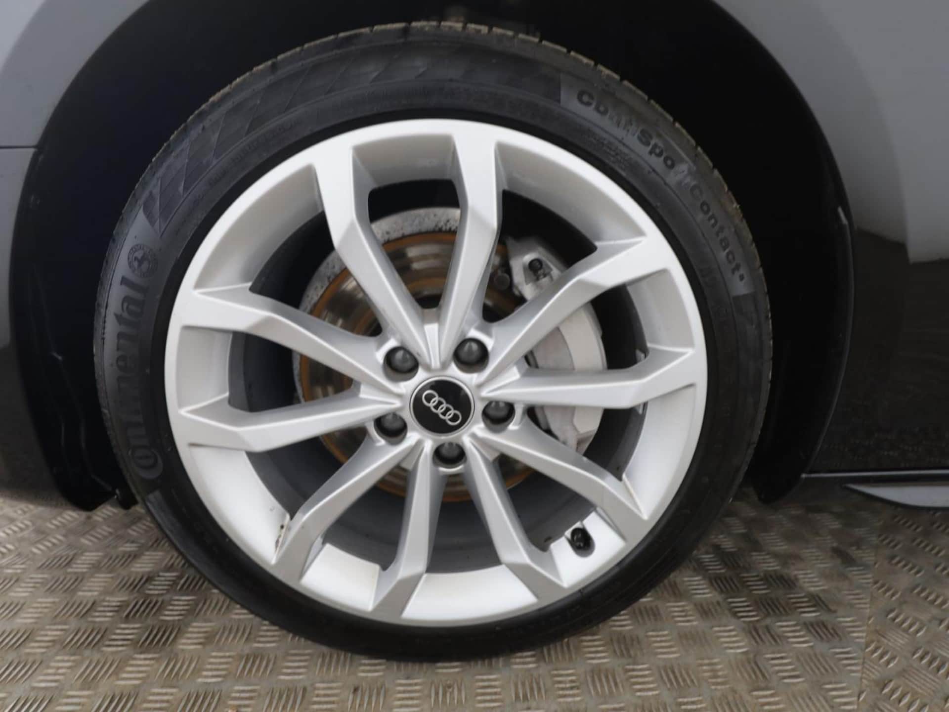 Audi A4 Avant S line