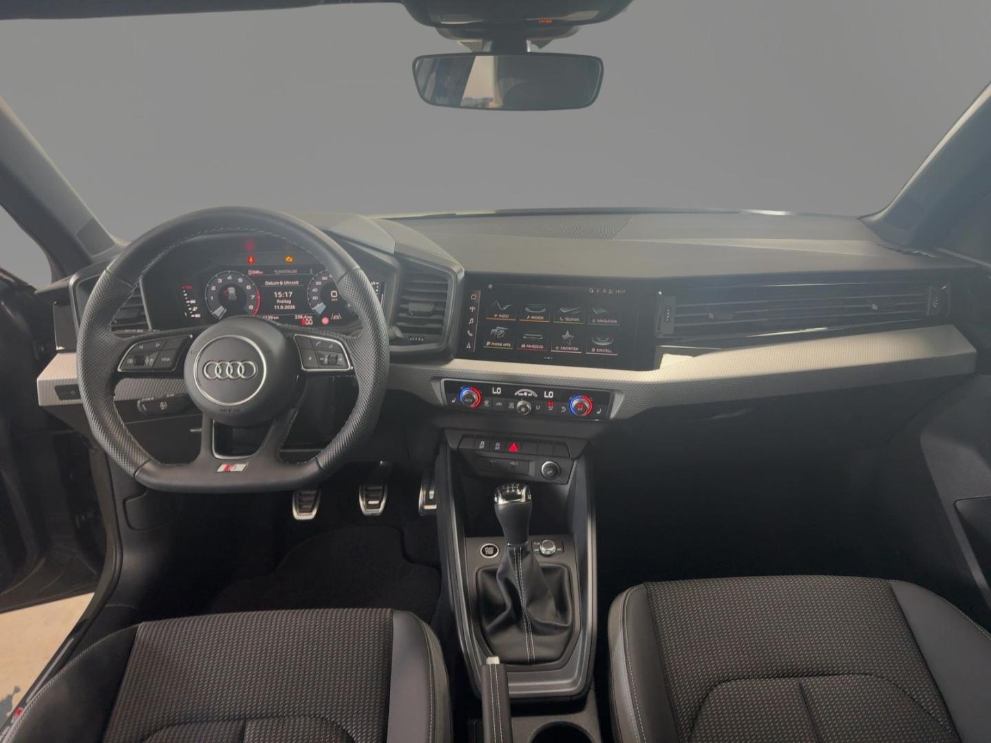 Bild über Audi A1 allstreet 30 TFSI Schaltgetriebe - für weitere Informationen kontaktieren Sie den Audi Partner