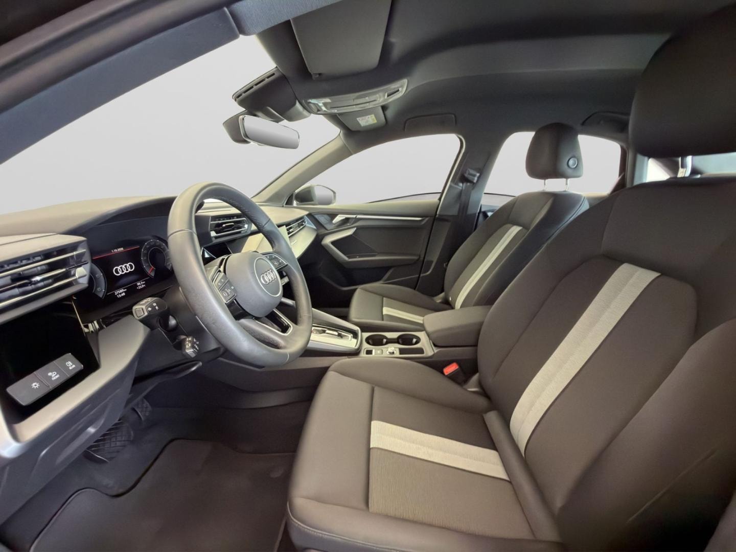 Bild über Audi A3 Limousine TDI S tronic - für weitere Informationen kontaktieren Sie den Audi Partner