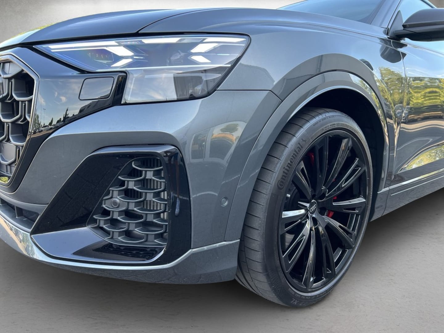 Bild über Audi SQ8 SUV TFSI quattro tiptronic - für weitere Informationen kontaktieren Sie den Audi Partner