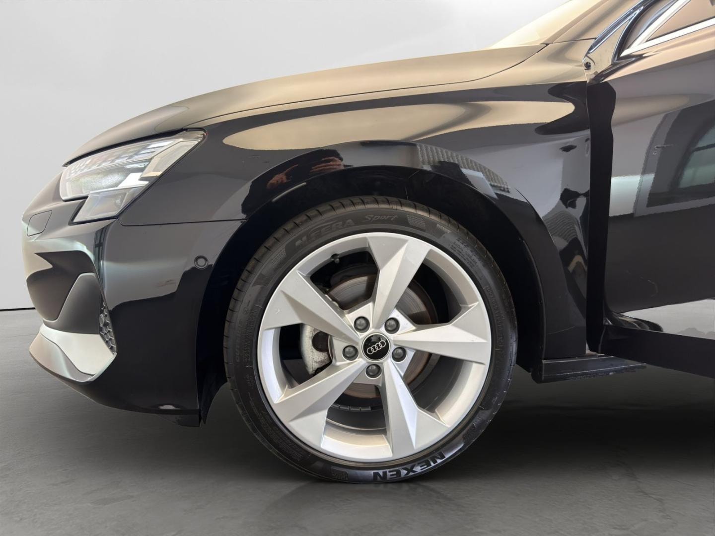Bild über Audi A3 Limousine TDI S tronic - für weitere Informationen kontaktieren Sie den Audi Partner