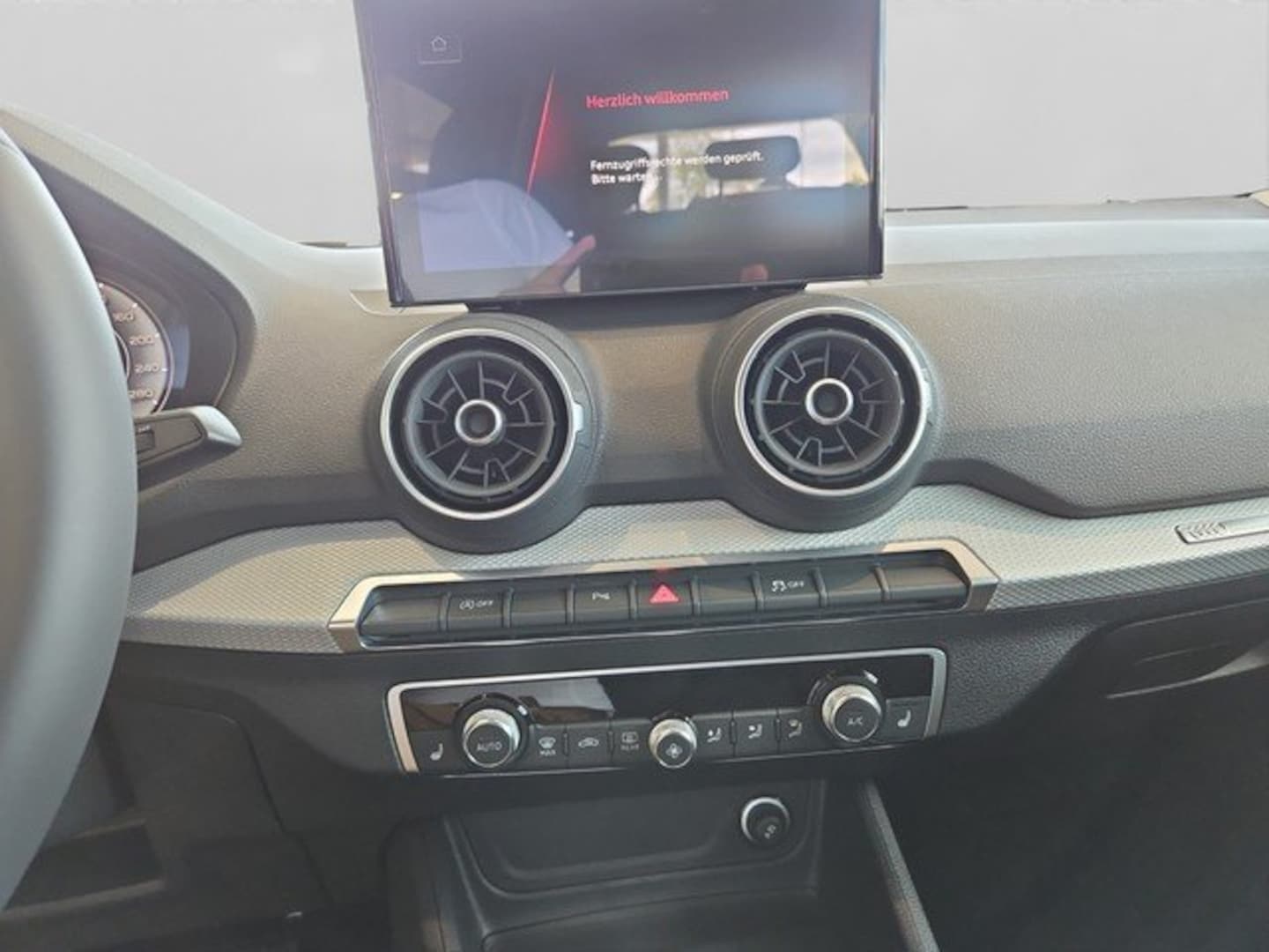 Bild über Audi Q2 35 TFSI S tronic - für weitere Informationen kontaktieren Sie den Audi Partner