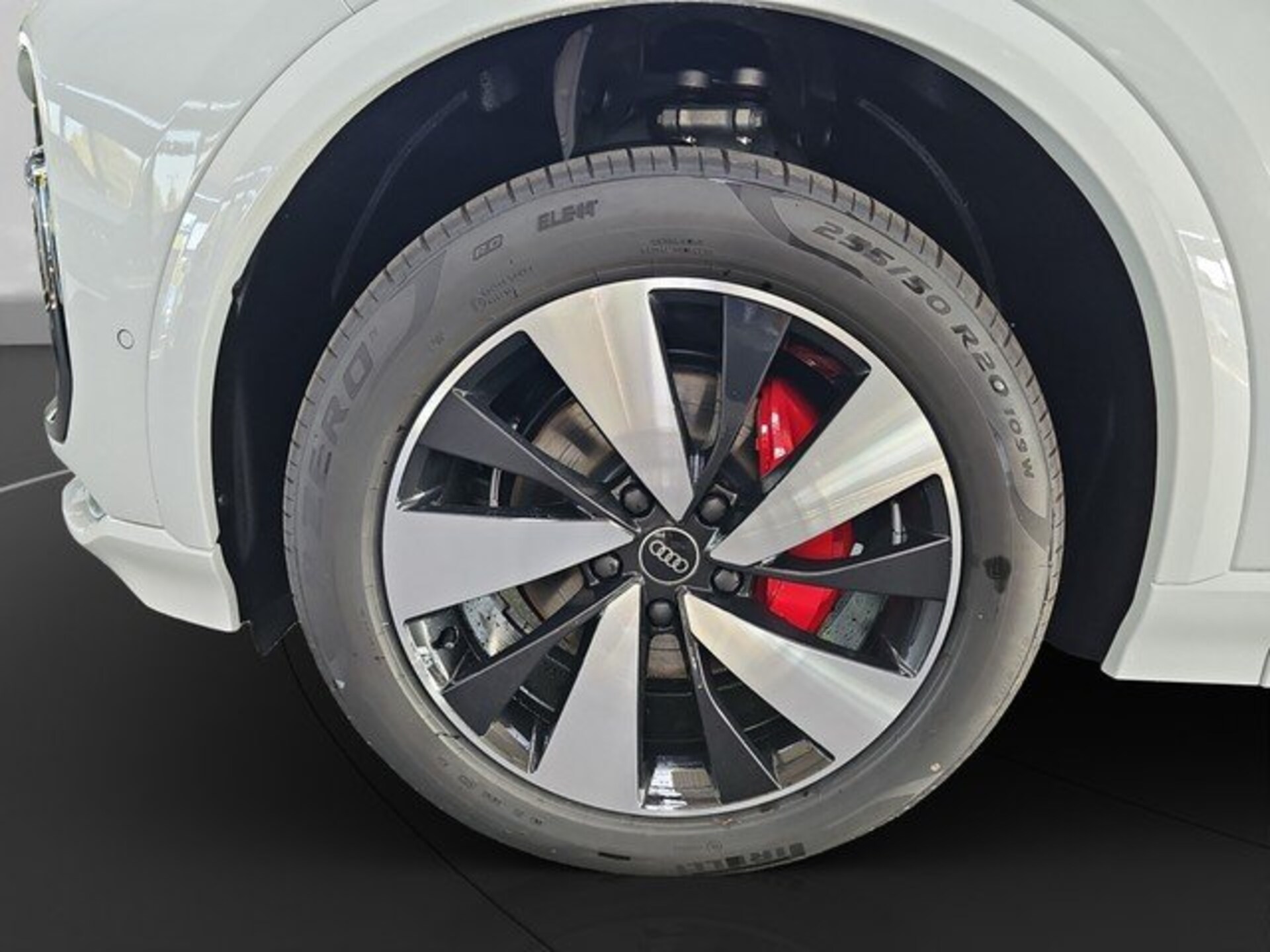 Audi Q6 SUV e-tron
