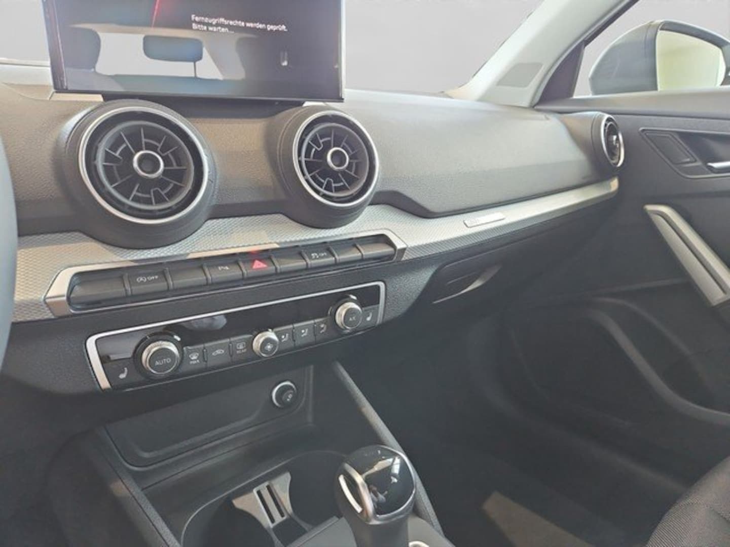 Bild über Audi Q2 35 TFSI S tronic - für weitere Informationen kontaktieren Sie den Audi Partner