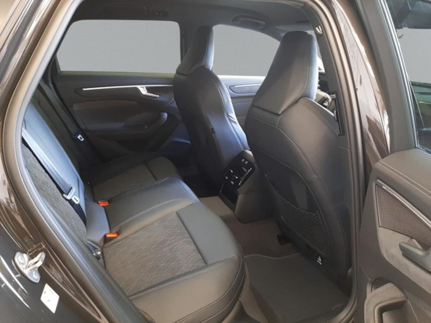 Bild über Audi A6 Avant edition one TDI quattro 220 kW S tronic - für weitere Informationen kontaktieren Sie den Audi Partner
