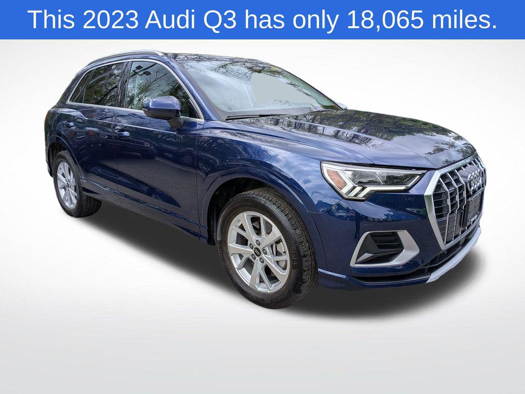 2023 Audi Q3 40 TFSI Premium quattro's photo