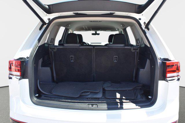 2022 Volkswagen Atlas SE w/Tech - Photo 33
