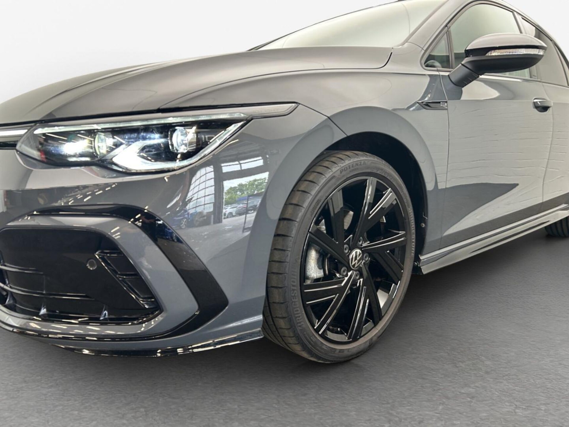Volkswagen Golf R-Line