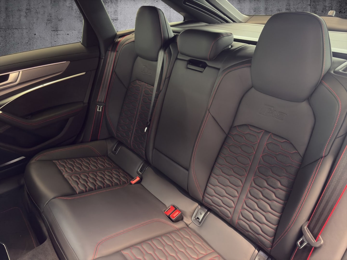 Bild über Audi RS 6 Avant performance quattro tiptronic - für weitere Informationen kontaktieren Sie den Audi Partner