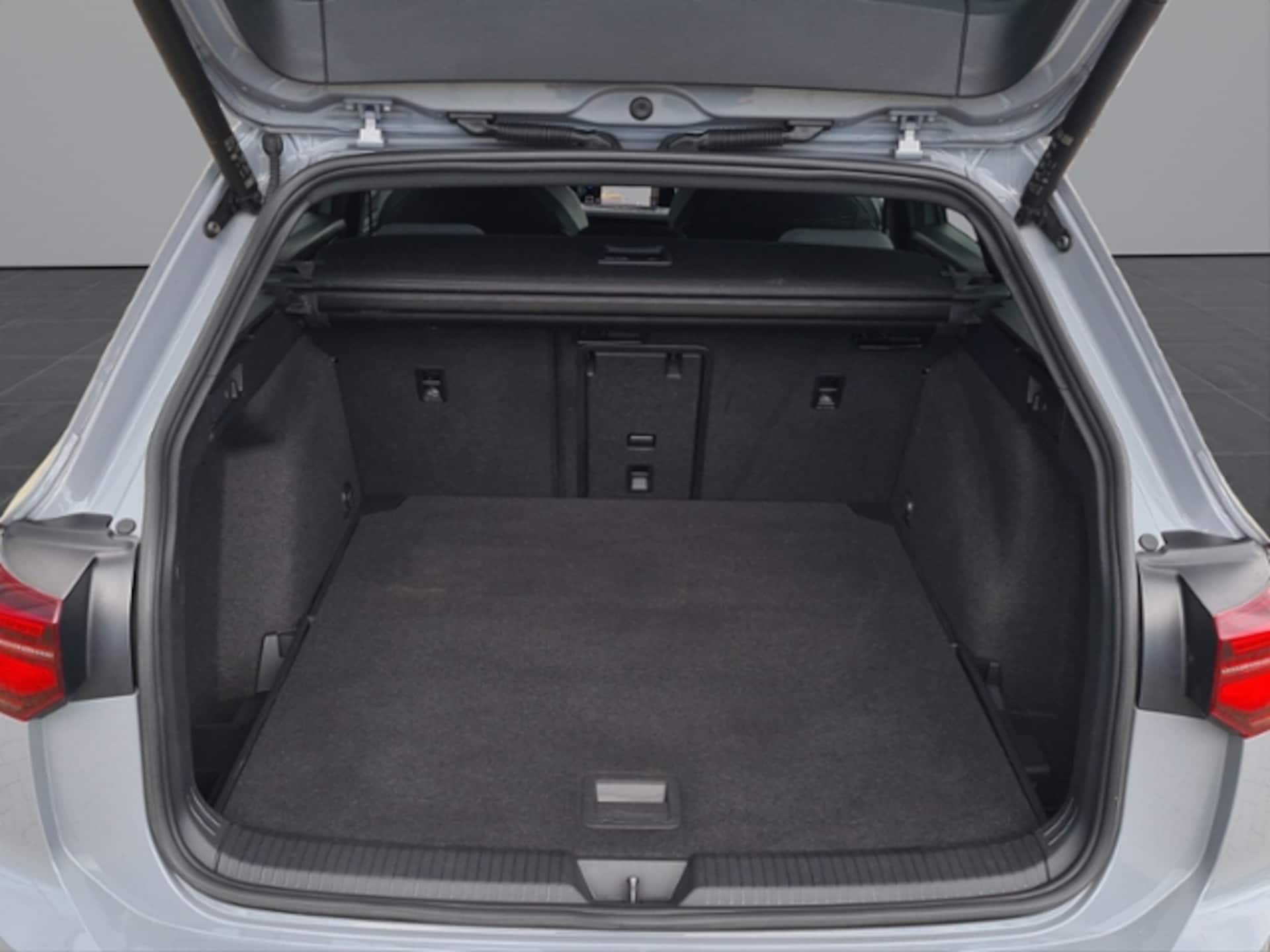 Volkswagen Golf Variant R-Line