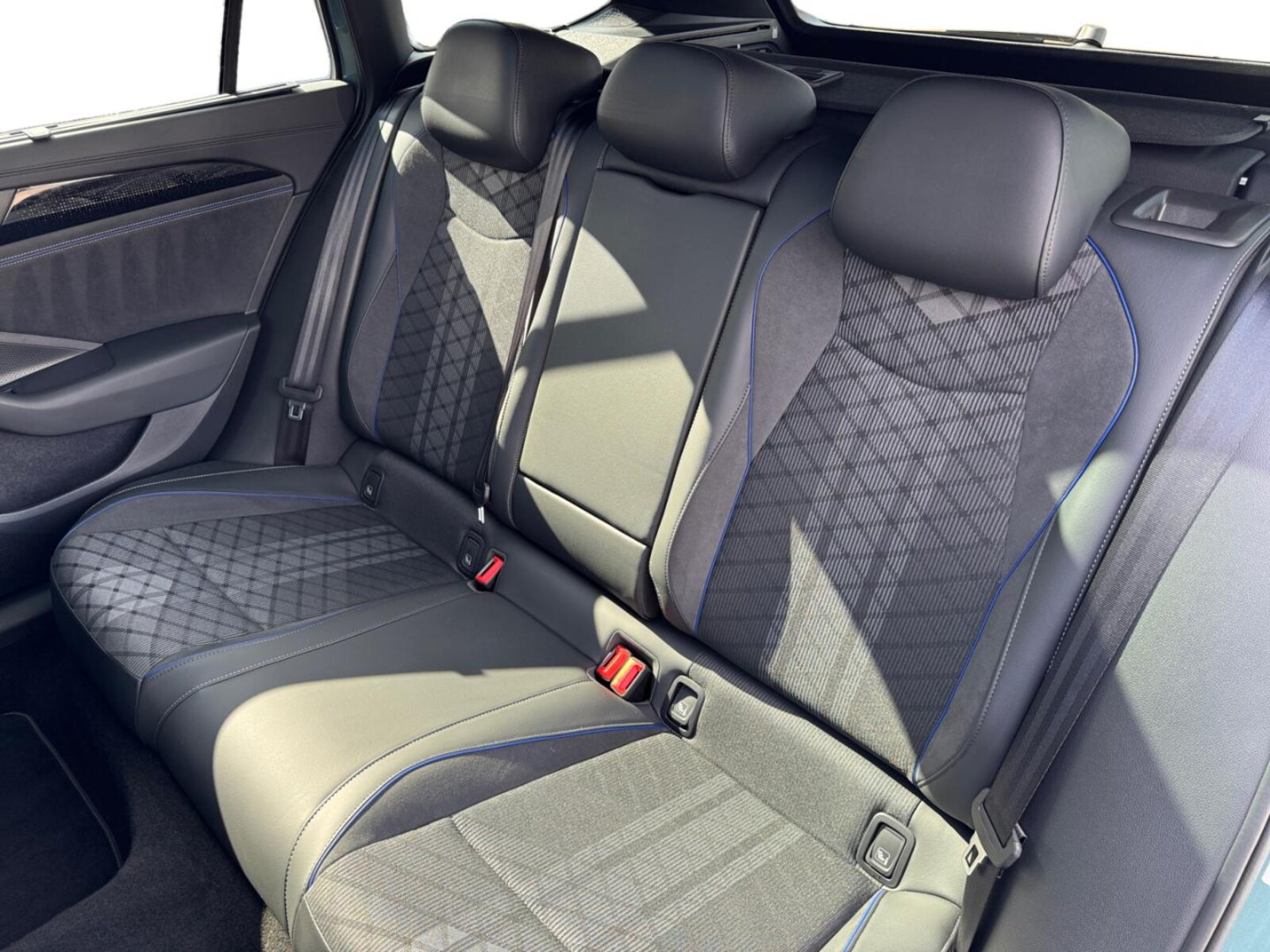 Volkswagen Passat – Bild 9