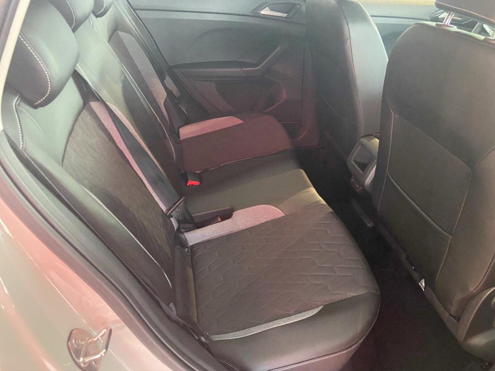Volkswagen T-Cross – Bild 10