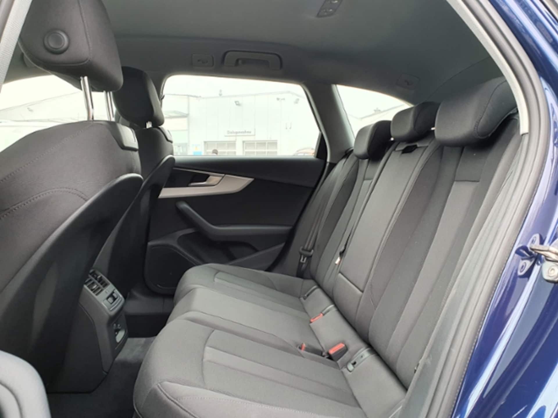 Audi A4 Avant S line