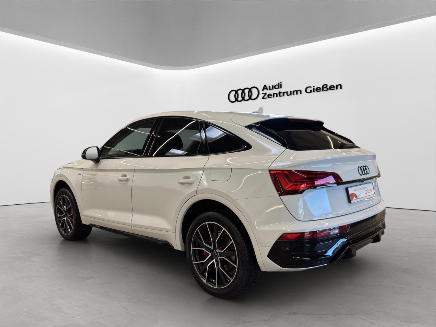 Bild über Audi Q5 Sportback TFSI e S line business 50 TFSI e quattro S tronic - für weitere Informationen kontaktieren Sie den Audi Partner