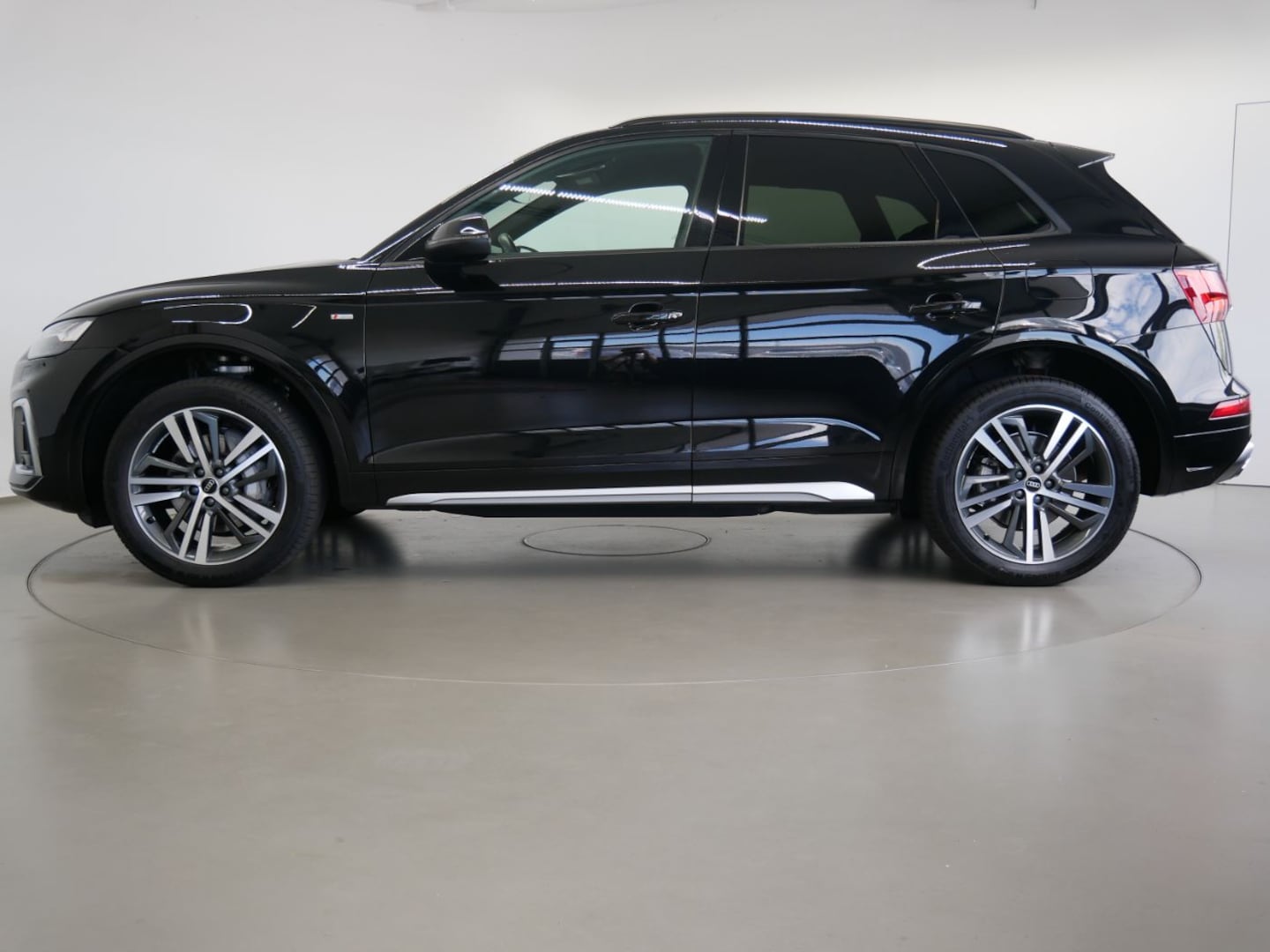 Bild über Audi Q5 TFSI e S line 50 TFSI e quattro S tronic - für weitere Informationen kontaktieren Sie den Audi Partner