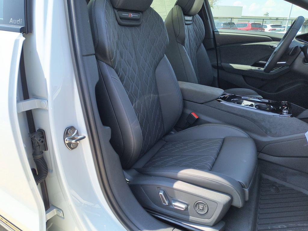 2025 Audi S6 Sportback e-tron Premium Plus - Photo 13