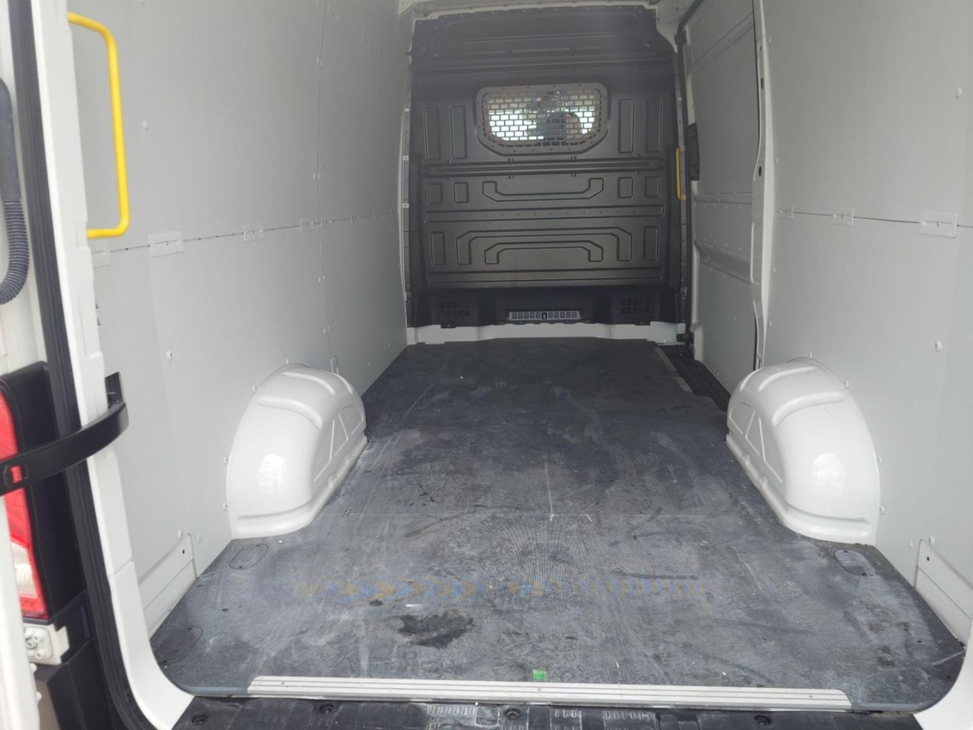 Volkswagen Crafter Kasten mittlerer Radstand