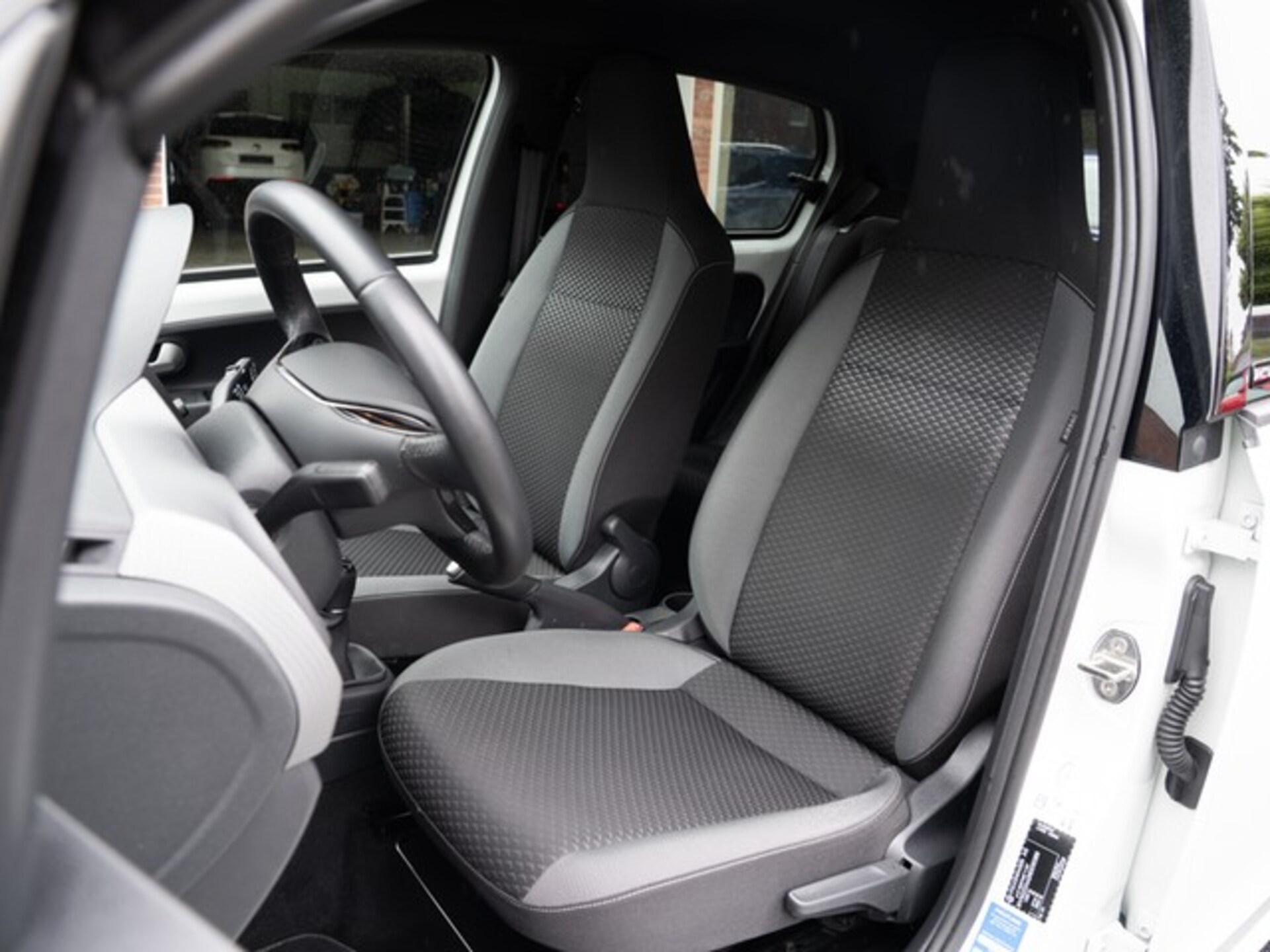 Volkswagen up! ACTIVE